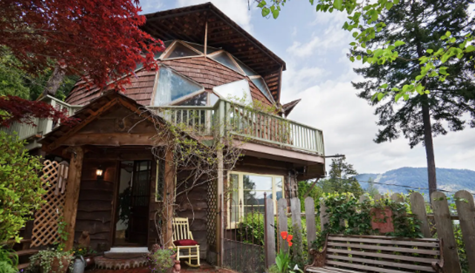 Incredible Airbnbs In British Columbia That Look Insanely Fun Narcity