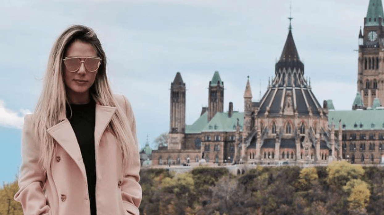 For The Gals: 20 Ottawa Bloggers That Will Give You The Best Fall Outfit Inspo - Narcity