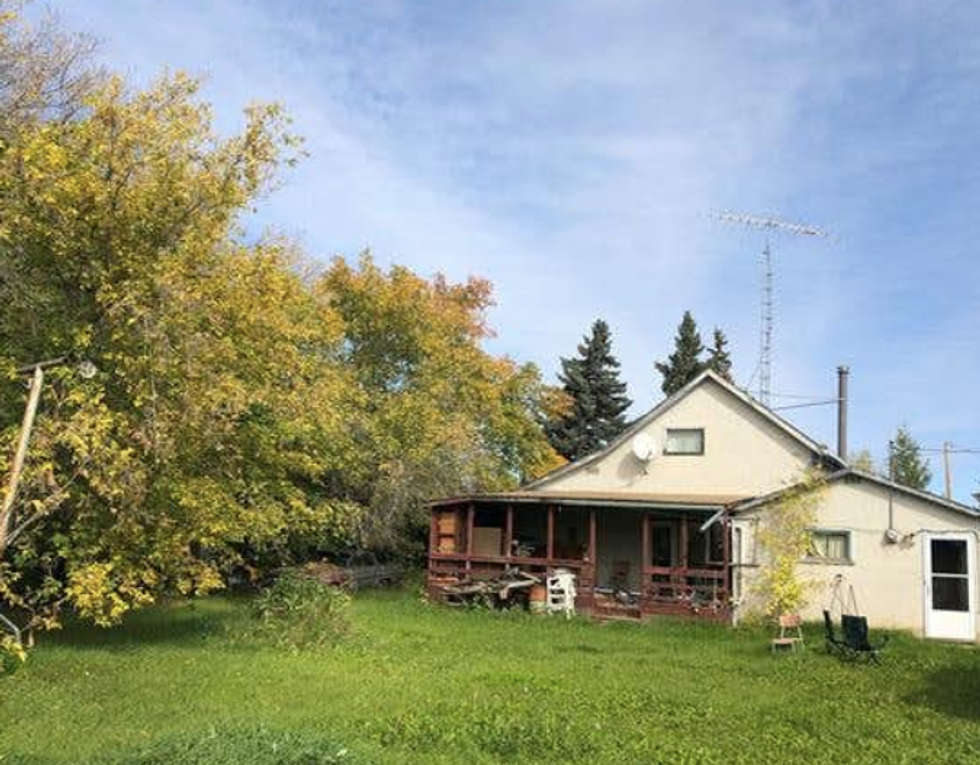 11 Cute Alberta Houses For Sale For Under 70K That Have Tons Of Potential Narcity