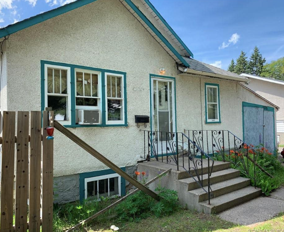 11 Cute Alberta Houses For Sale For Under 70K That Have Tons Of