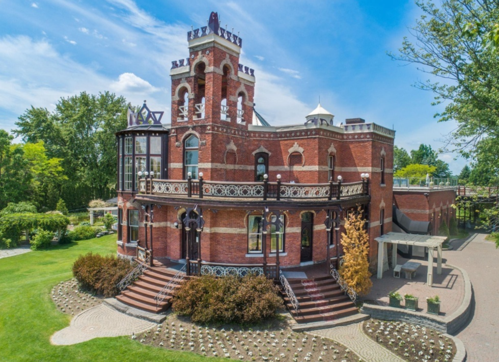 7 Ottawa Mansions For Sale That Could Convince Ryan Reynolds To Move