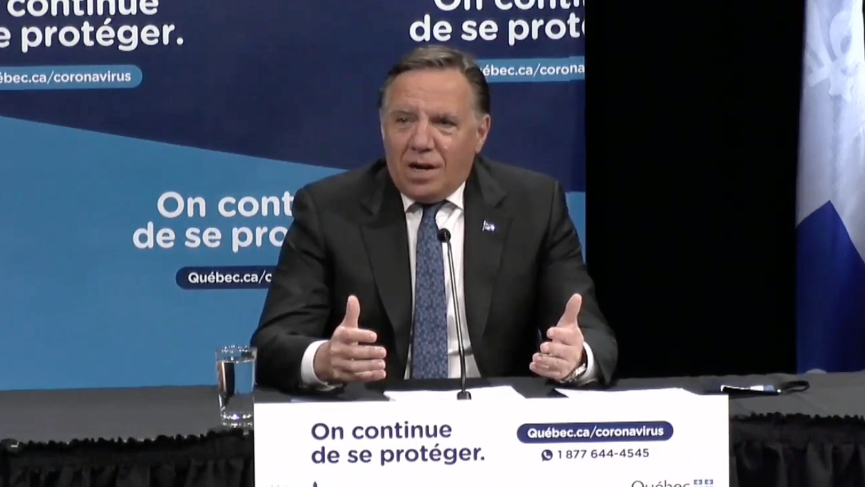 Legault confirme que le masque sera obligatoire au Québec dans les lieux publics fermés