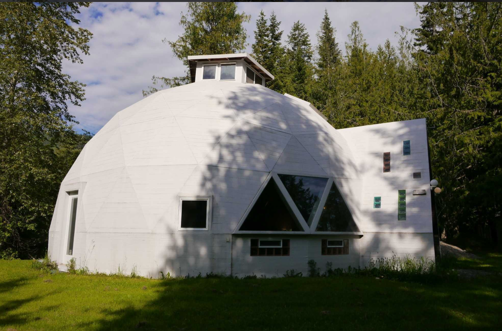 Dome House In BC Costs Just 365K & It's The Perfect Starter Home
