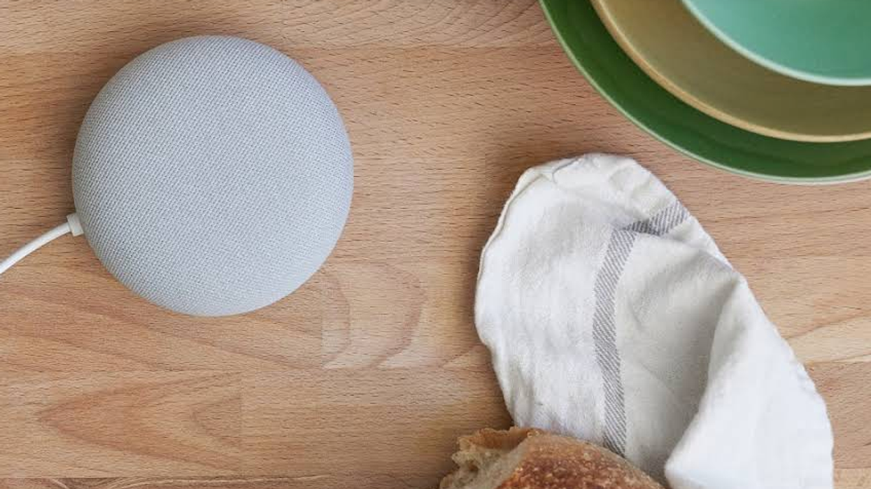 Tu peux recevoir un Google Nest Mini gratuit au Québec si tu es abonné à Spotify (VIDÉO)