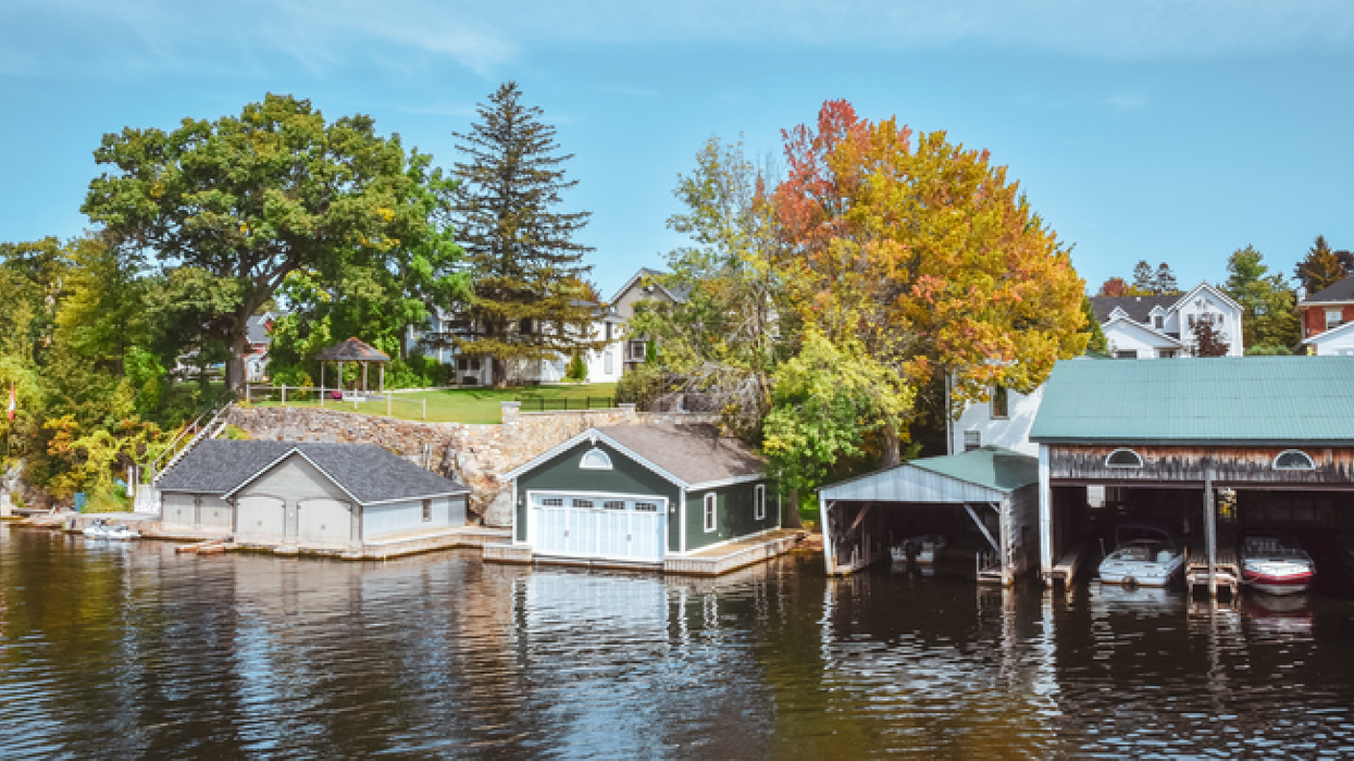 Ontarians Keep Getting Scammed By Fake Cottage Rentals That Look Totally Legit
