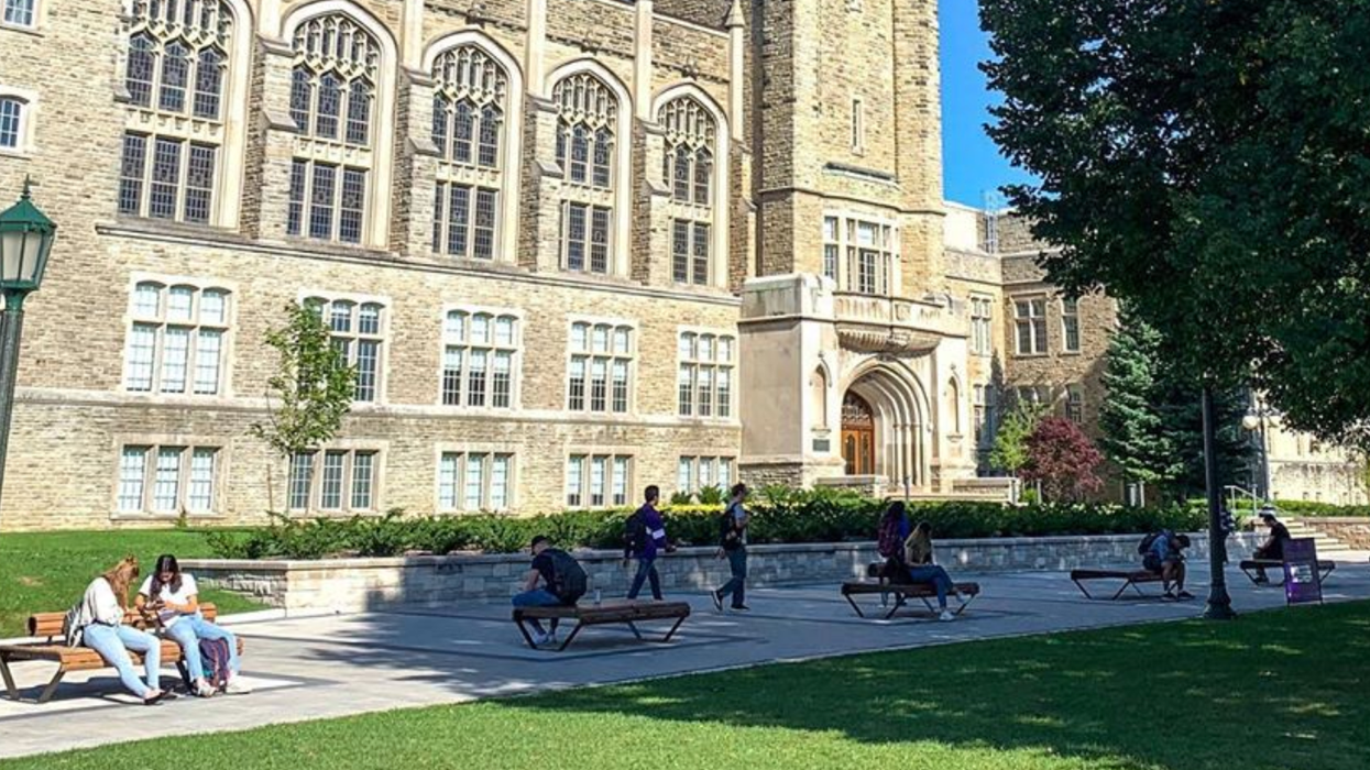 This Terrifying Chart Reveals Exactly How COVID-19 Spread To 28 Students At Western U