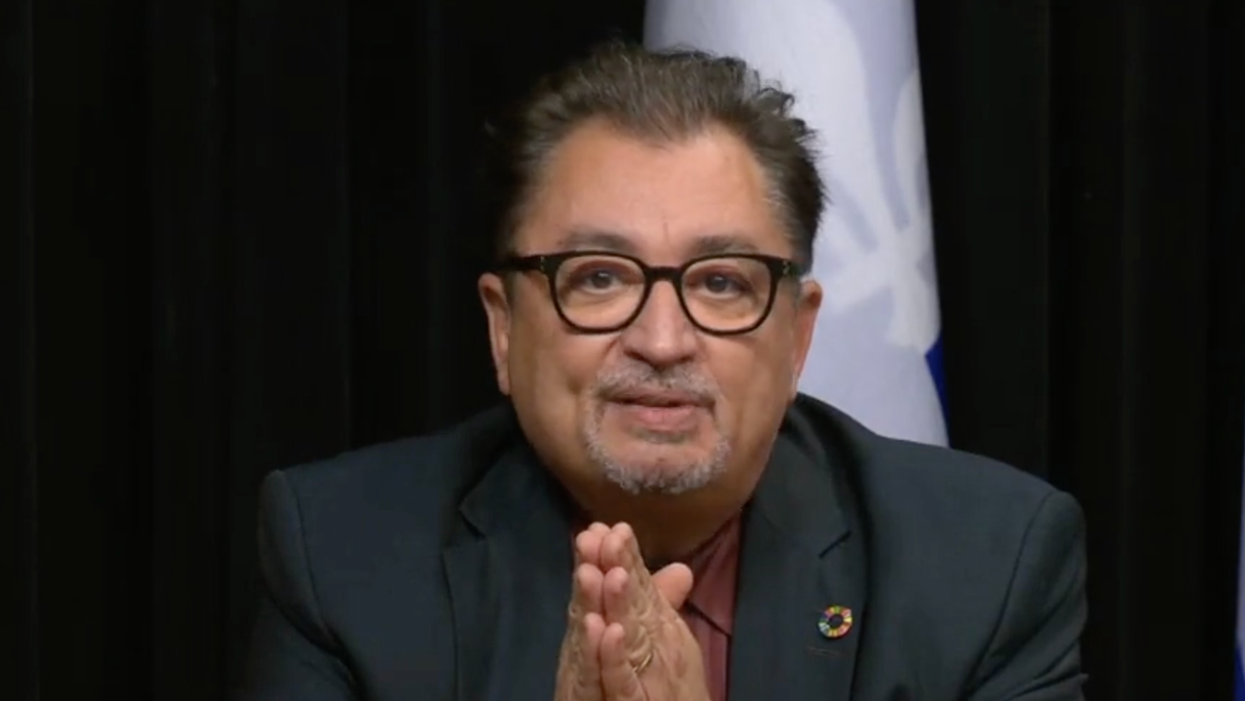 Horacio Arruda profite du point de presse pour passer un message touchant à sa fille
