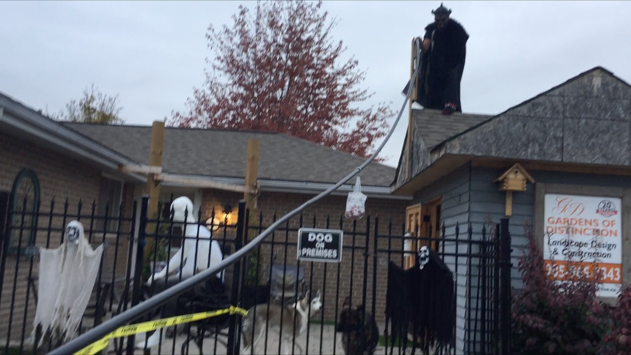 This Brampton Family's Rooftop Candy Zip Line Just Won Halloween (VIDEO)