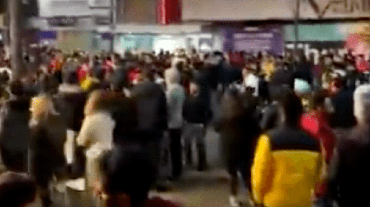 Giant Crowds Flooded Vancouver On Halloween & Police Couldn’t Really Do Anything (VIDEO)