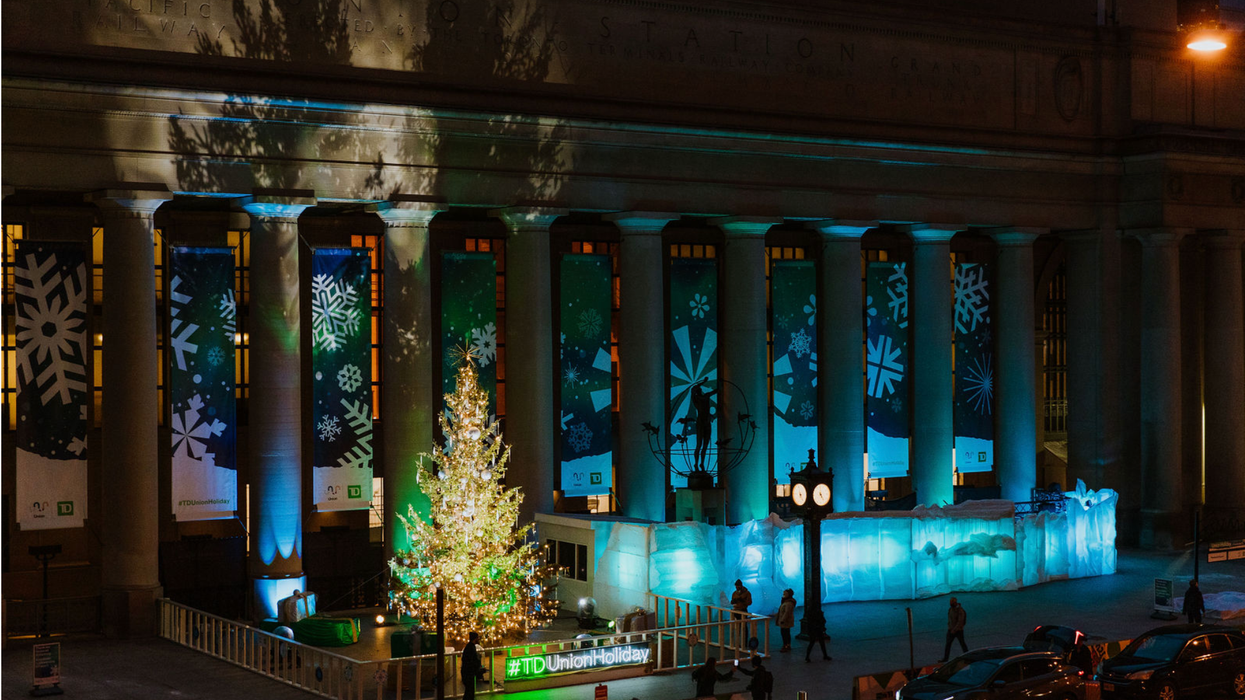 Toronto’s Union Station Completely Transformed For The Holidays & It’s The Festive Cheer We All Need