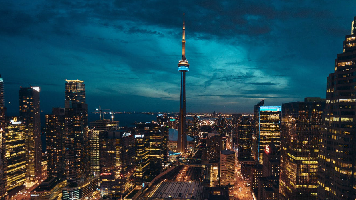 The CN Tower Is Putting On A Breathtaking Light Show With Music On New Year's Eve