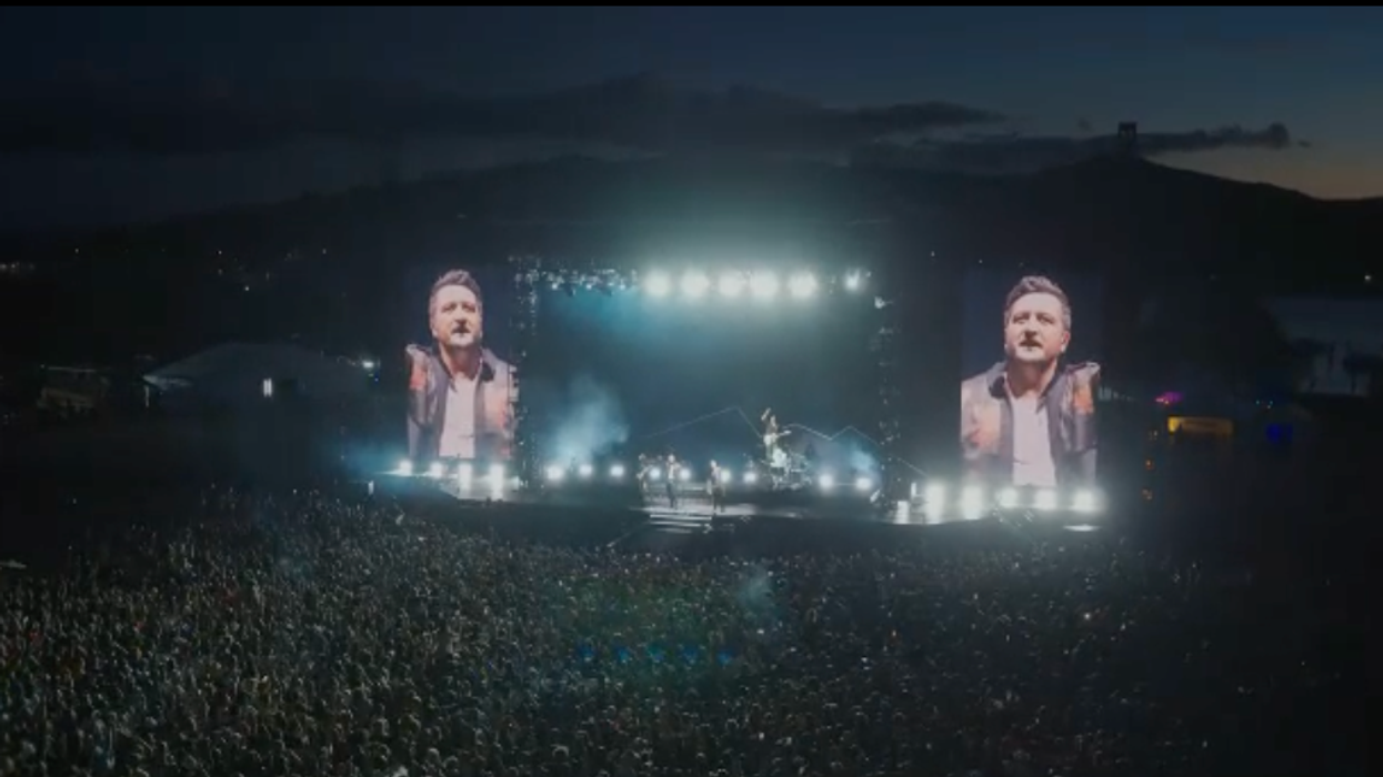 New Zealand Enjoys Lockdown-Free Living With 20,000-Person Concert (PHOTOS)