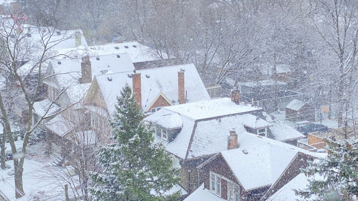 Alert Issued In Toronto For Up To 15 Cm Of 'Heavy & Blowing Snow' Today (VIDEO)