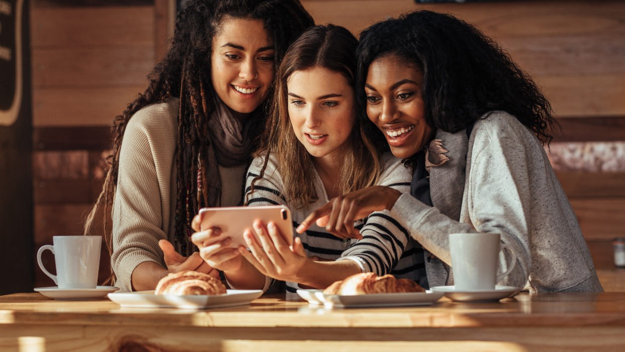 Your Favourite Celebs Can Record A Personalized Video As A Gift & Here's How