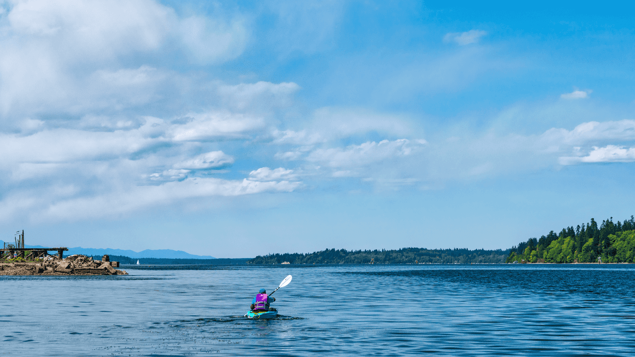 An Alberta Man Reportedly Entered The US On A Kayak & Tried To Run From A Border Officer