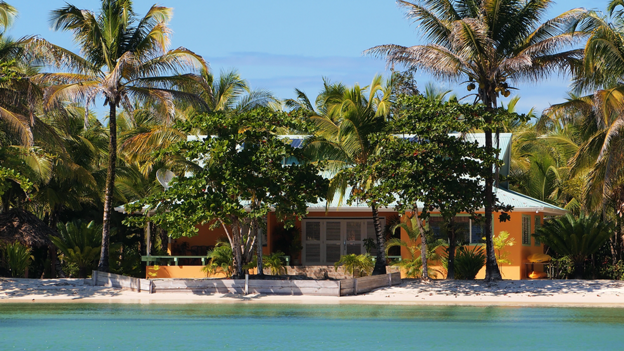 Here's How You Apply To Live For Free In Airbnbs Around The World For A Year