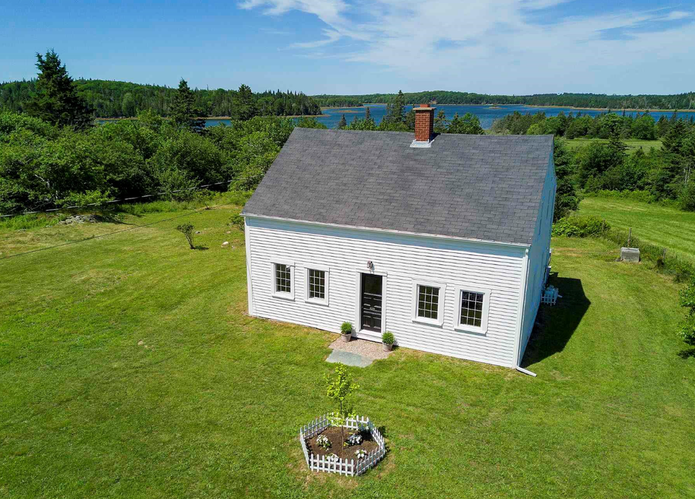 Nova Scotia House For Sale Is So Cheap & A Vintage Dream Come True