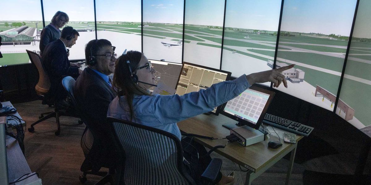 Canada has a major air traffic controller shortage and only 10% of trainees even graduate Canada has a major air traffic controller shortage and only 10% of trainees even graduate