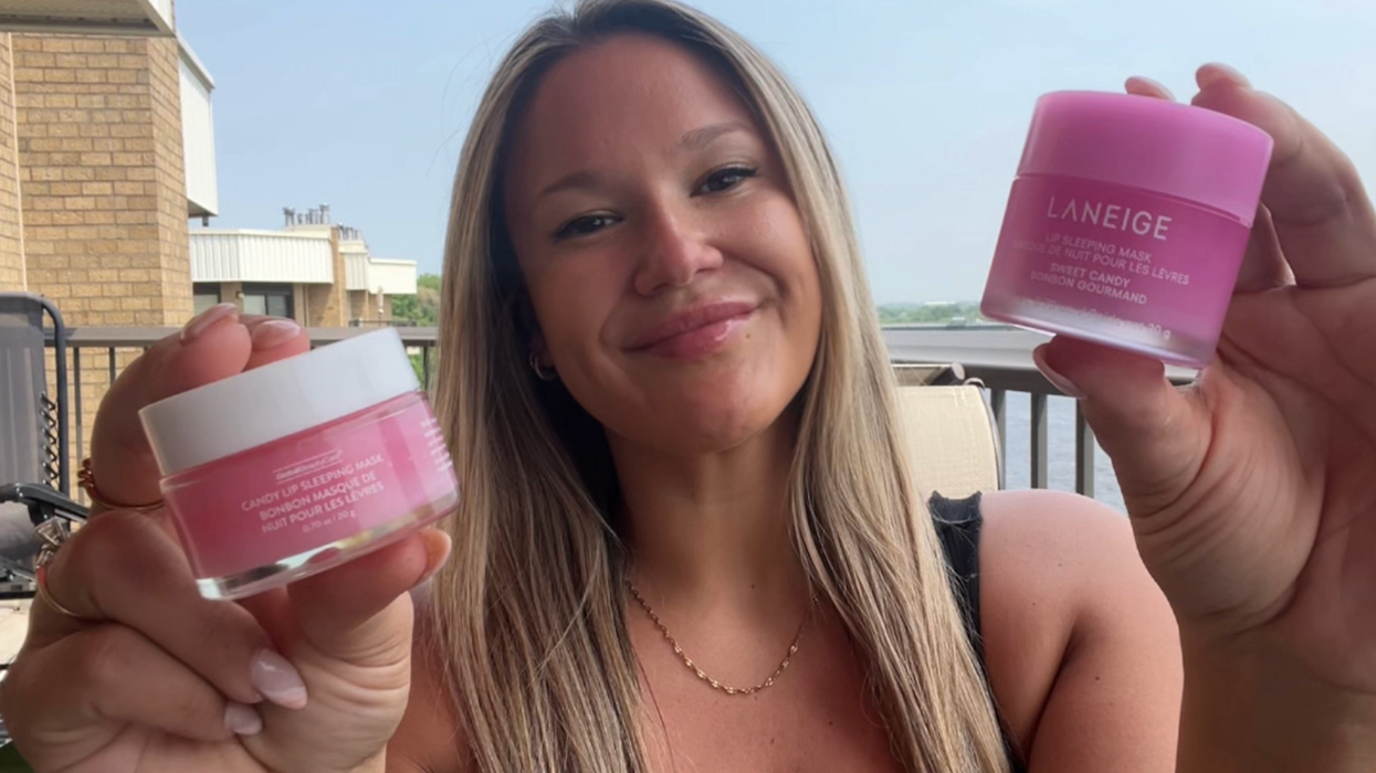 Izabelle et les deux masques de nuit pour les lèvres.