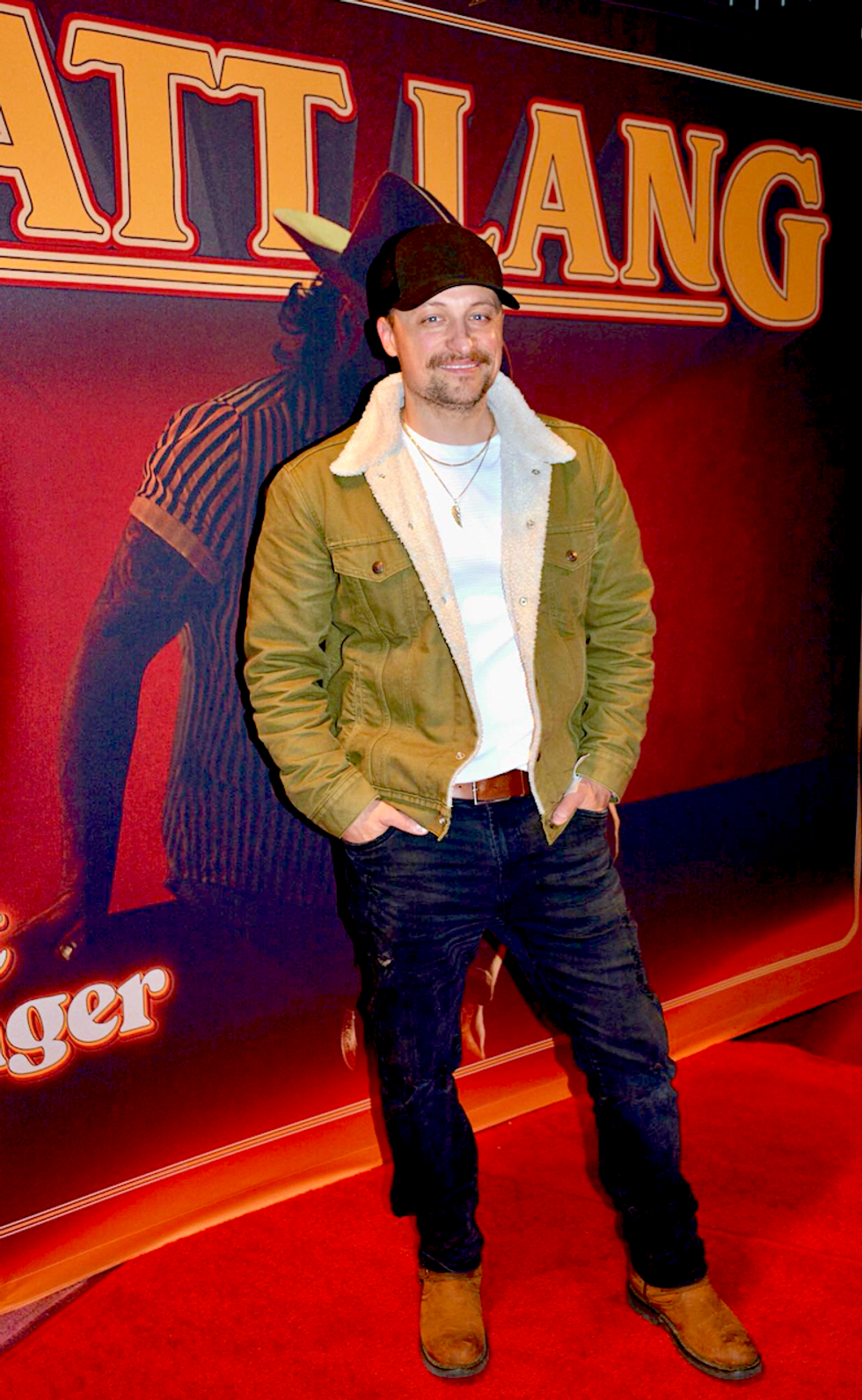 J\u00e9r\u00f4me Couture sur le tapis rouge \u00e0 la premi\u00e8re de Matt Lang.