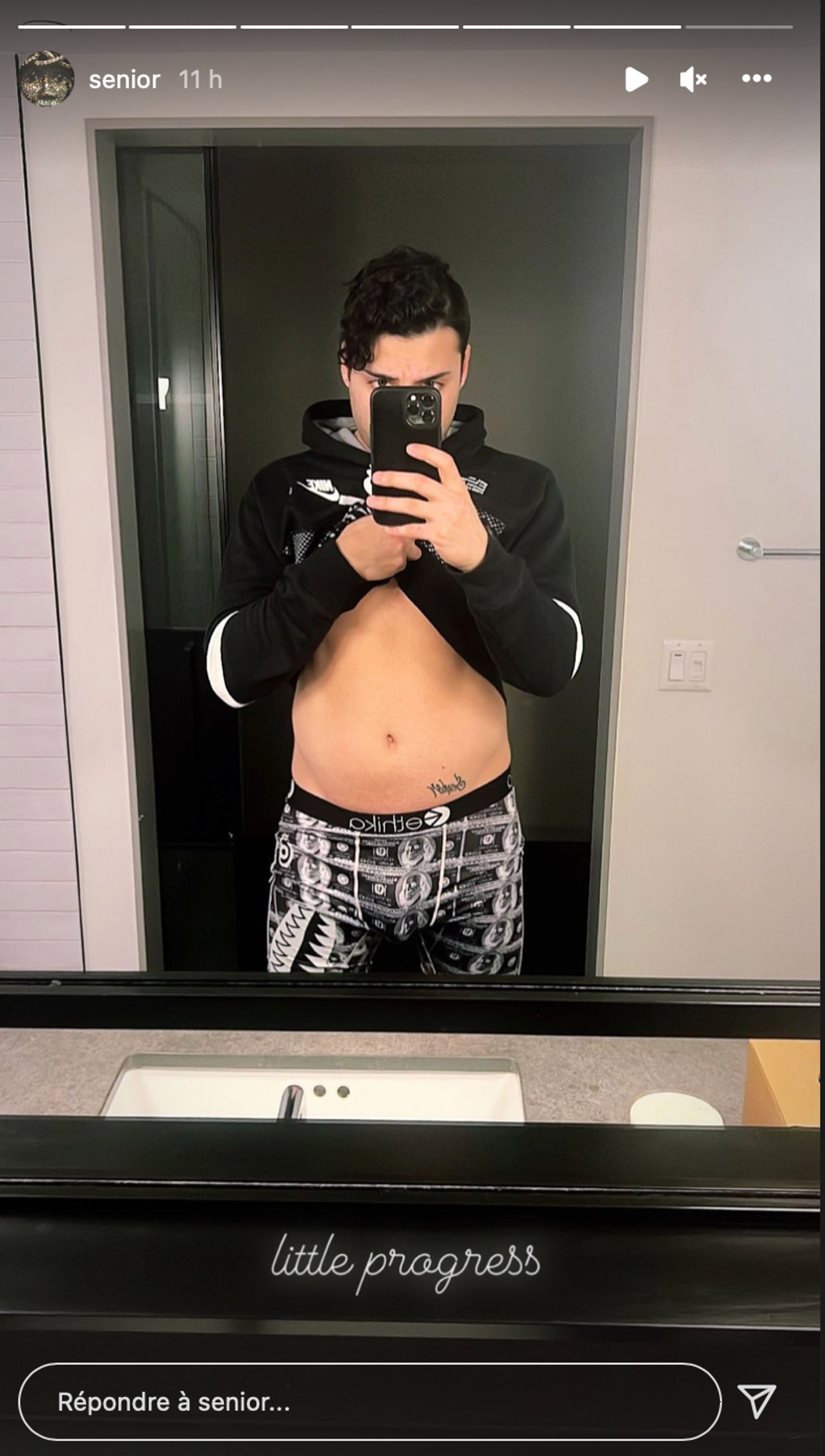 James William Awad montre son progr\u00e8s.