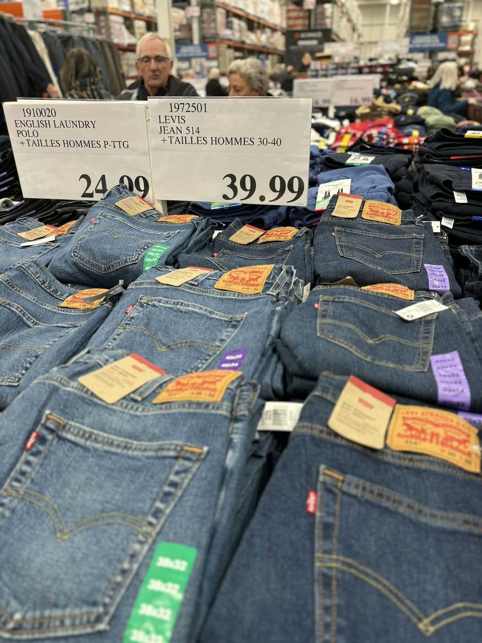 Jeans 514 Levi\u2019s coupe droite pour hommes, offerts en plusieurs tailles, au Costco.
