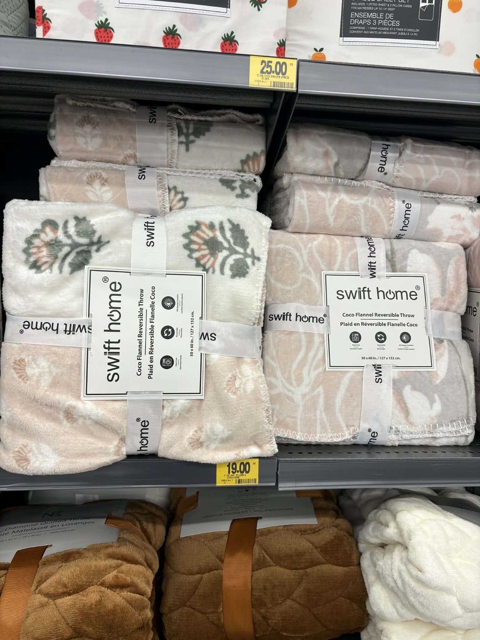 Jet\u00e9 r\u00e9versible en flanelle avec motifs doux et texture moelleuse, \u00e0 vendre au Tigre G\u00e9ant.