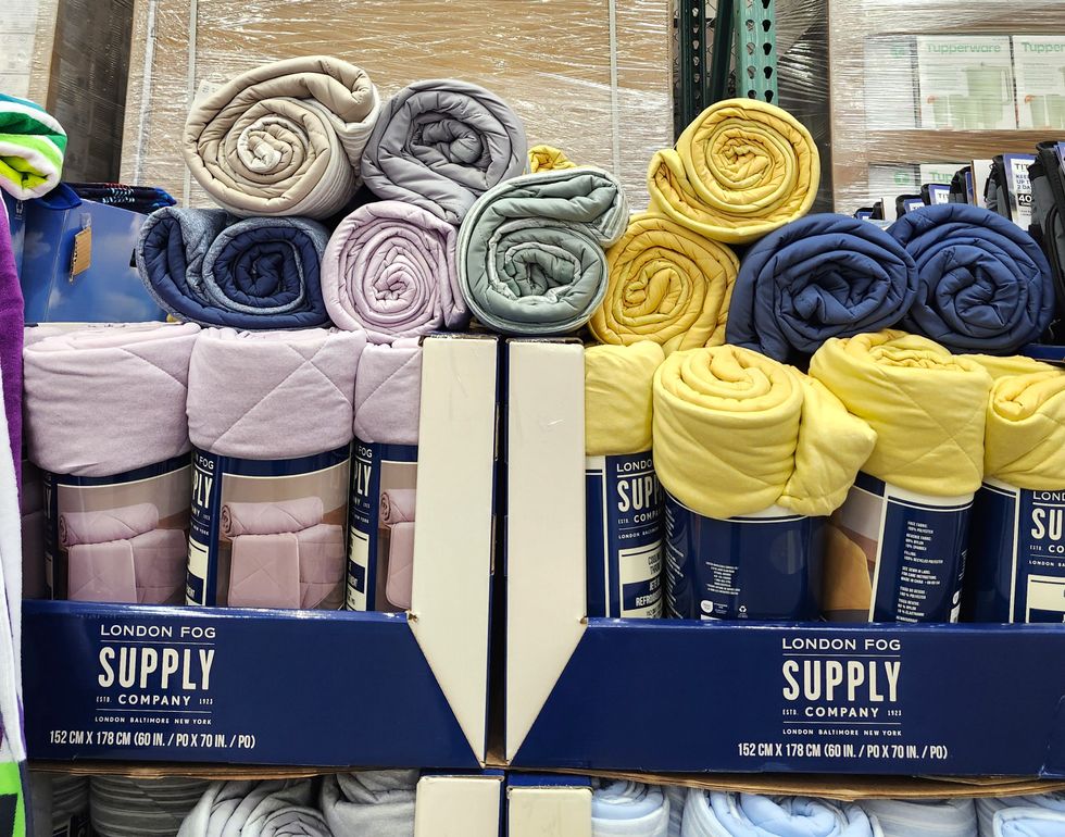 Jet\u00e9s de refroidissement de la marque London Fog.