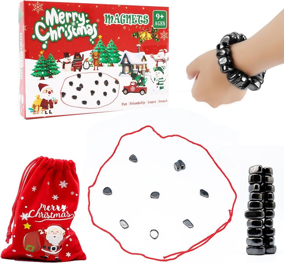 Jeu de pierres magn\u00e9tiques \u00e0 th\u00e9matique de No\u00ebl sur le site d'Amazon Canada.