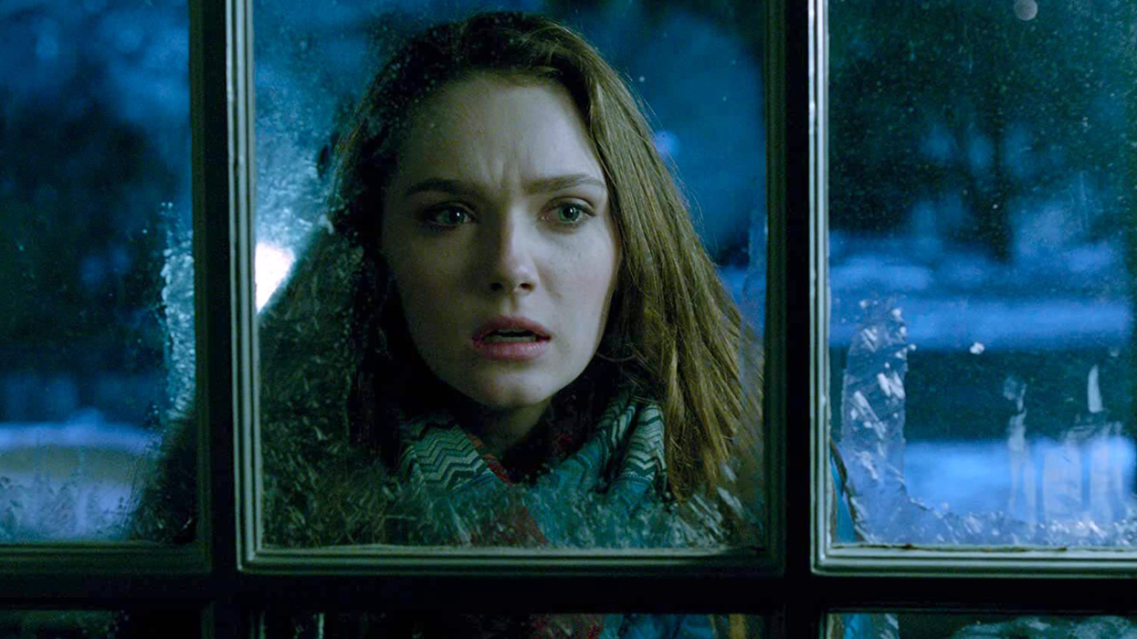 Jingle bells with a chilling twist! A super creepy Christmas movie filming in Ontario currently has some bizarre mannequin legs scattered around the set. Production will be taking place until the end of the week with residents warned about "potentially disturbing" decorations.