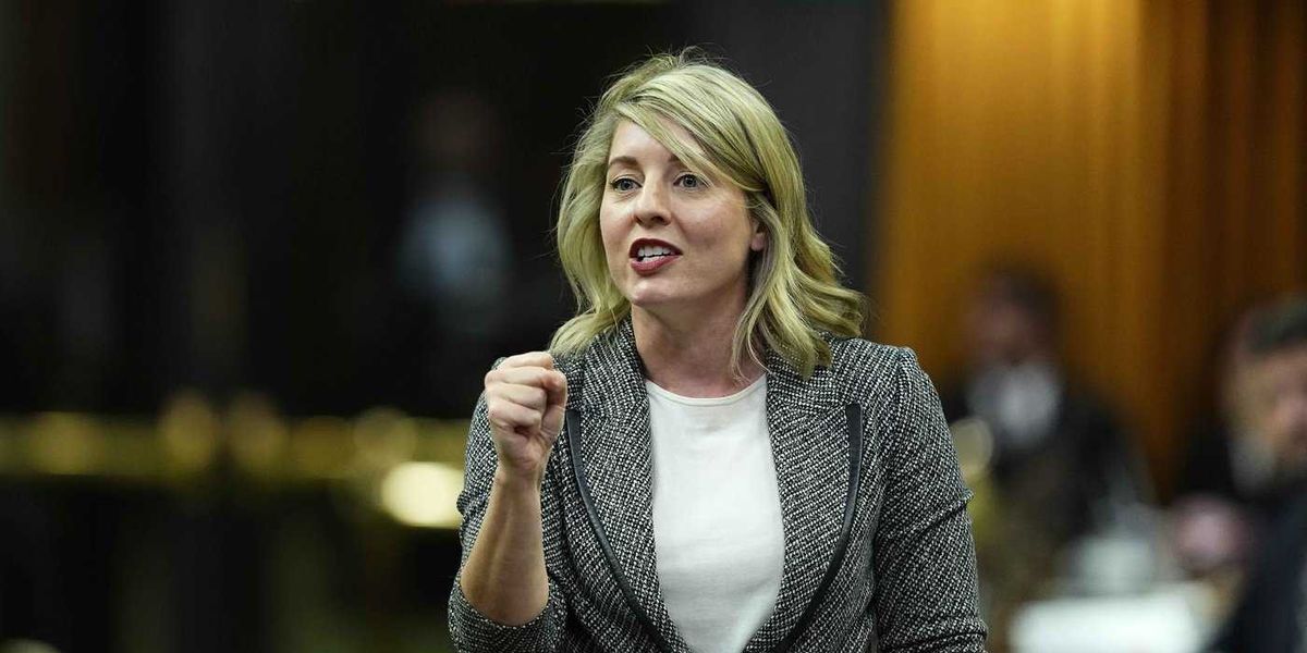 Industry minister presses Stelco’s U.S. owner to present job-saving plan in 5 days, Life in canada Industry minister presses Stelco’s U.S. owner to present job-saving plan in 5 days, Life in canada