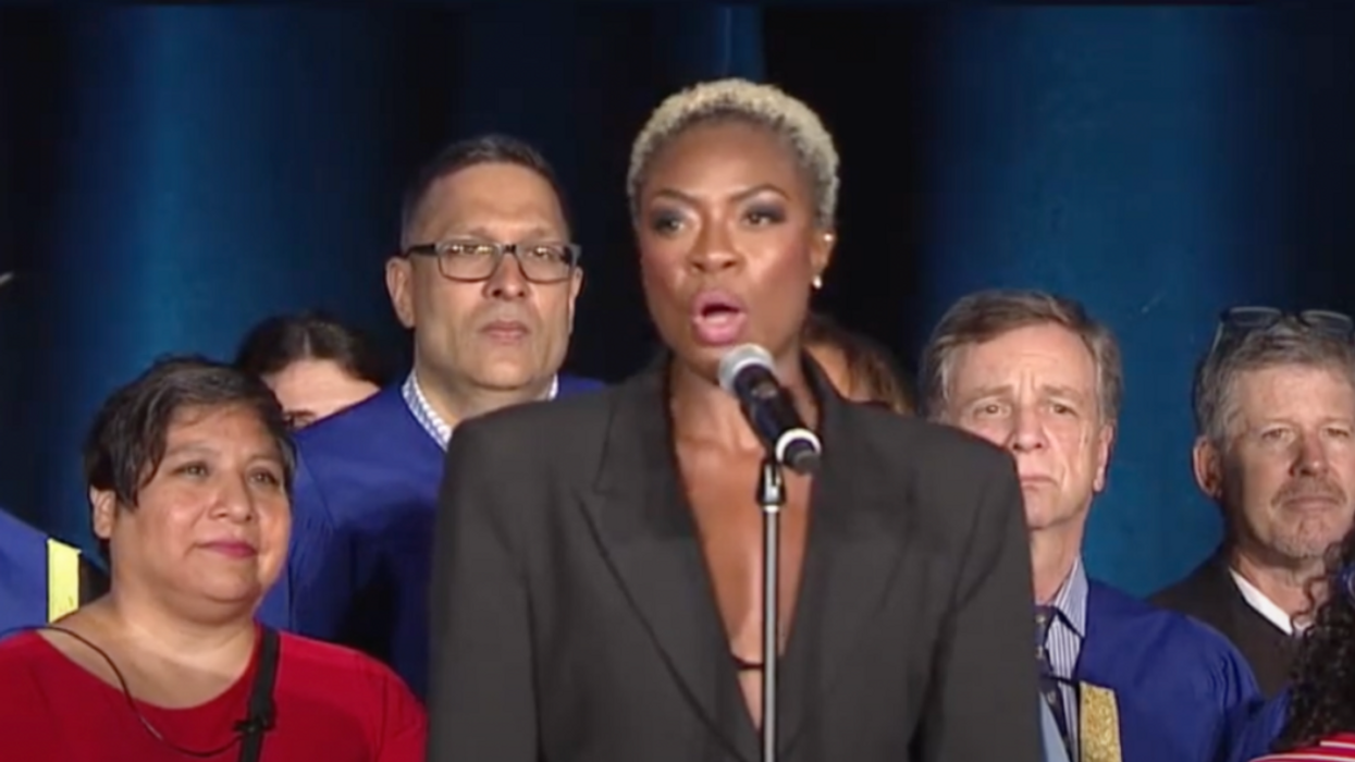 Jully Black singing at Toronto Metropolitan University.