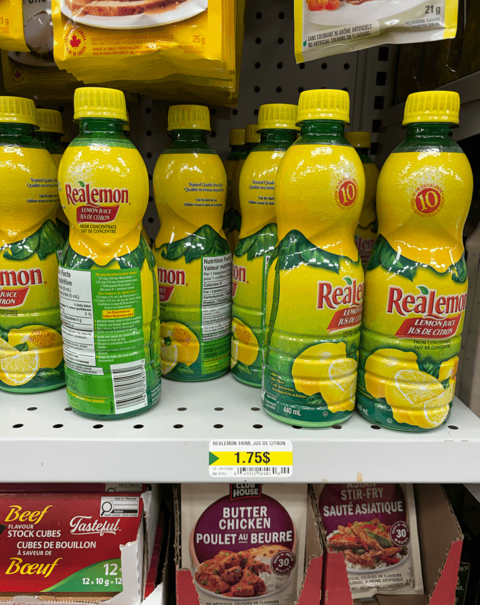 Jus de citron fait de concentr\u00e9 ReaLemon sur les tablettes du Dollarama.