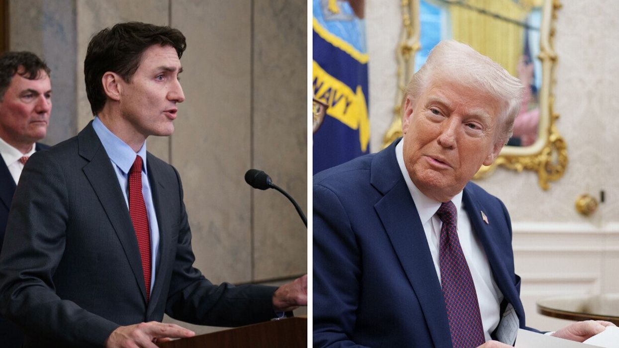 Justin Trudeau. À droite : Donald Trump.