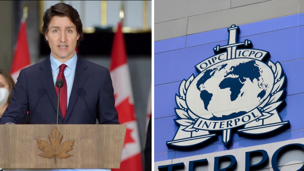 Justin Trudeau. Droite : Logo d'Interpol.