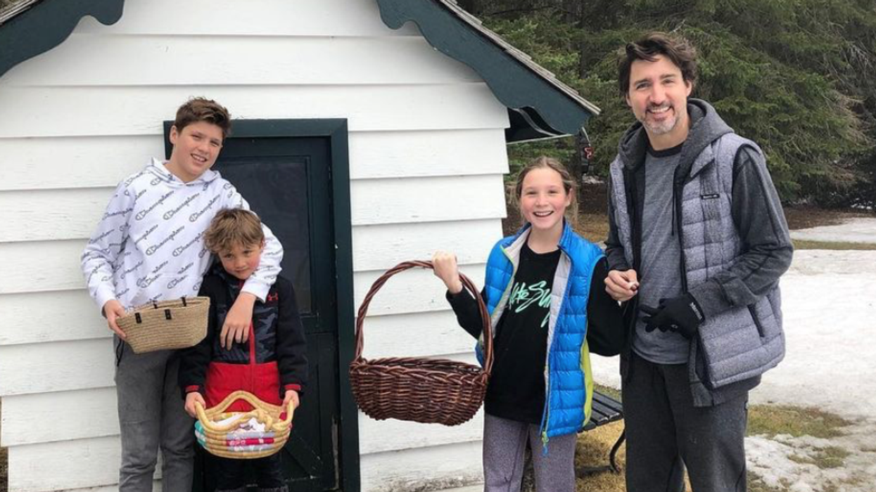 Justin Trudeau & His Family Celebrated Easter At Home This Year (PHOTOS)
