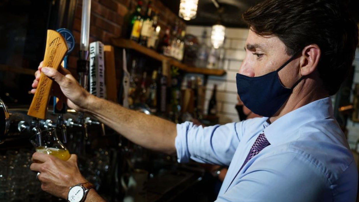 Justin Trudeau's Beer-Pouring Form Has 'Room For Improvement' Says Bartender