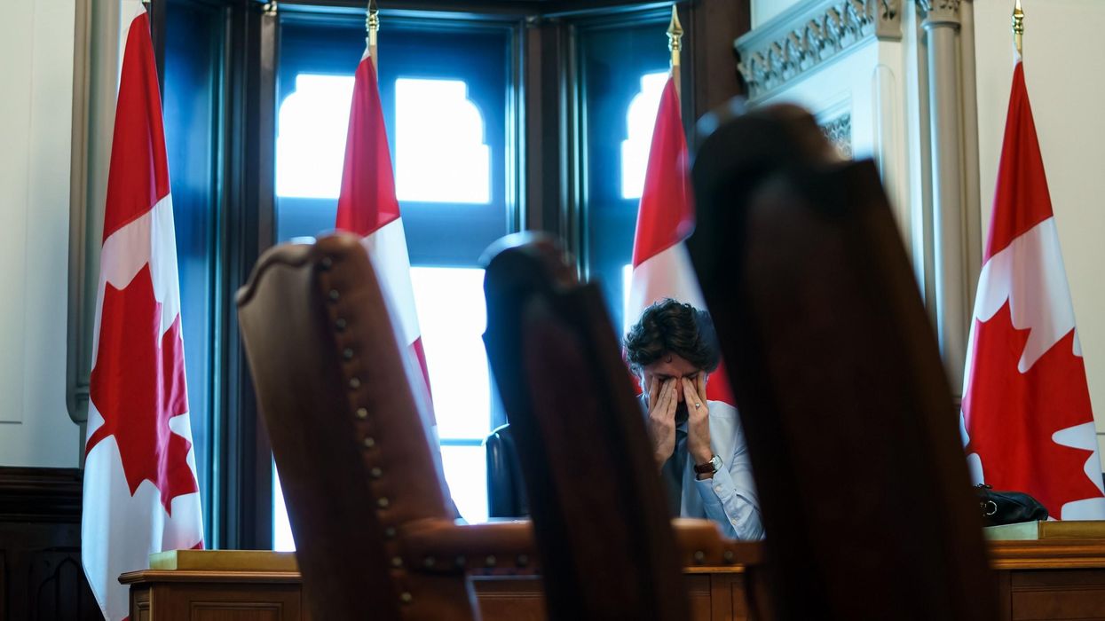 Justin Trudeau's Photographer Documented Him During 2021 & The Photos Show What He Went Through