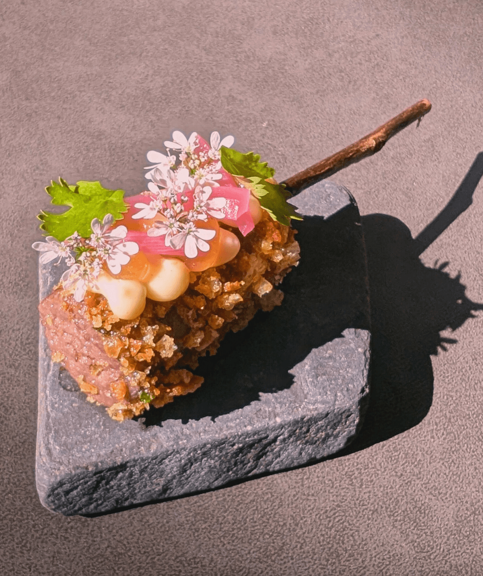 Kefta de boeuf Wagyu de Baies-des-Sables du restaurant Narval, \u00e9toil\u00e9 Michelin.