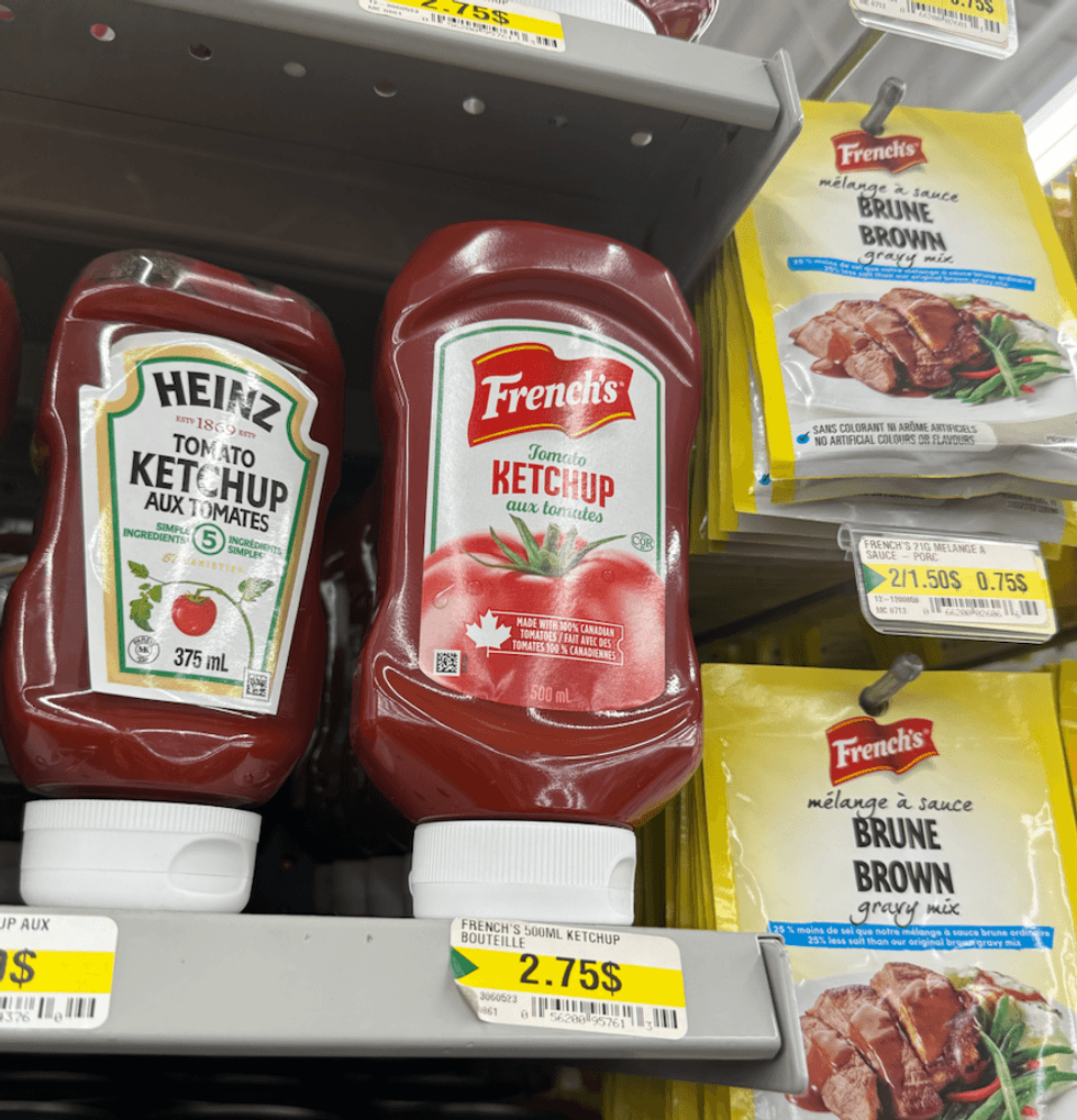 Ketchup aux tomates French\u2019s au Dollarama.
