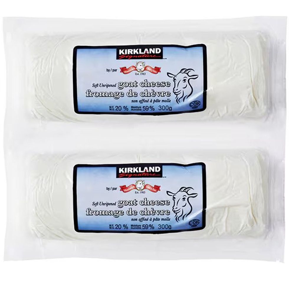 Kirkland Signature soft unripened goat cheese (2 \u00d7 300 g)