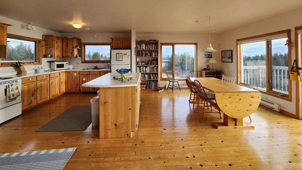 Kitchen and dining room in the house.