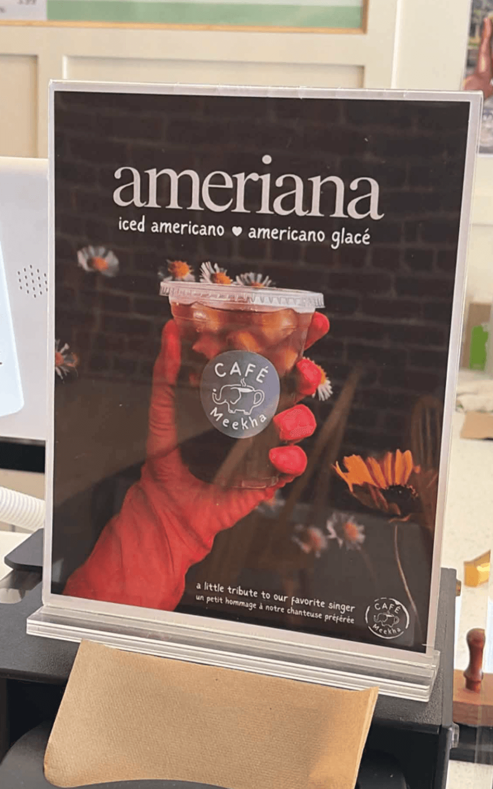 L'affiche du Ameriana au caf\u00e9 Meekha.