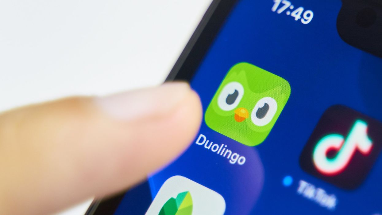 L'application Duolingo sur un téléphone cellulaire.