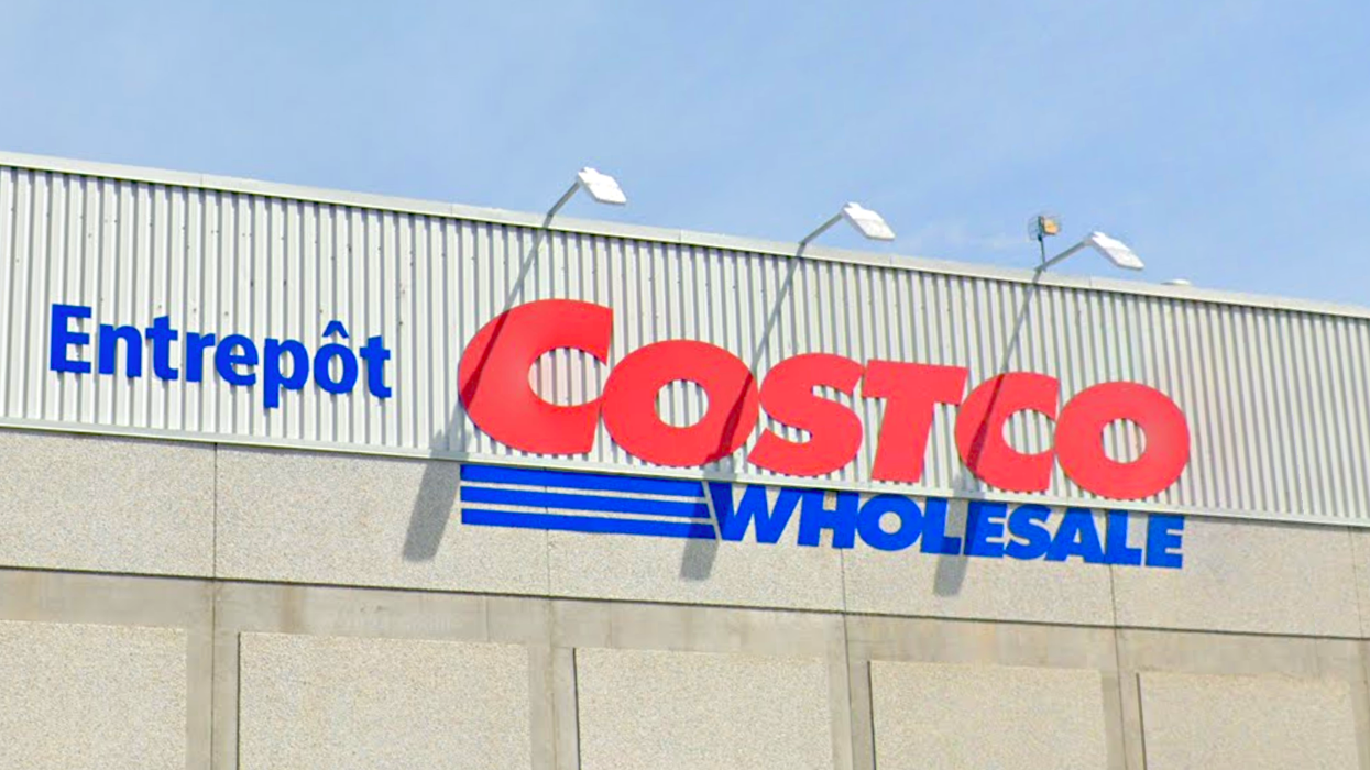 L'enseigne d'un entrepôt Costco au Québec.