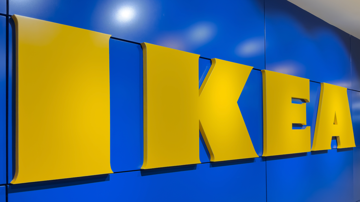 L'enseigne d'un IKEA.