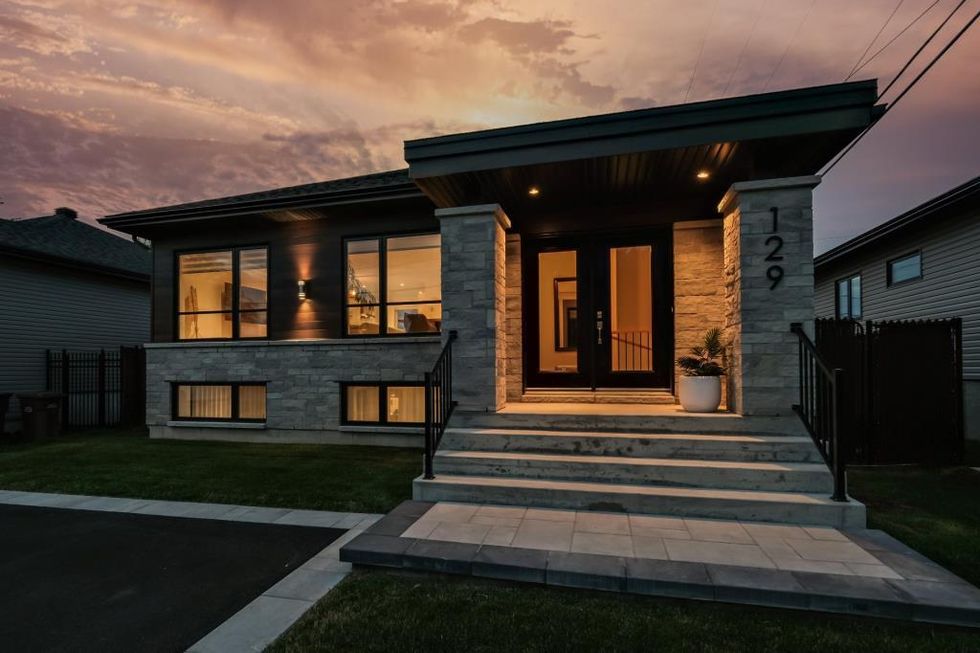 L'ext\u00e9rieur de la maison.