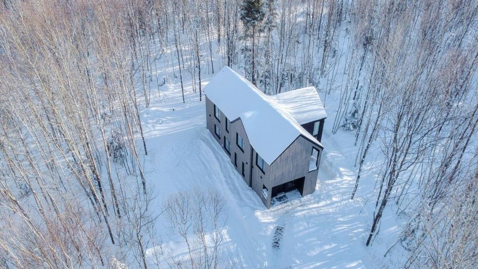 L'ext\u00e9rieur de la maison.