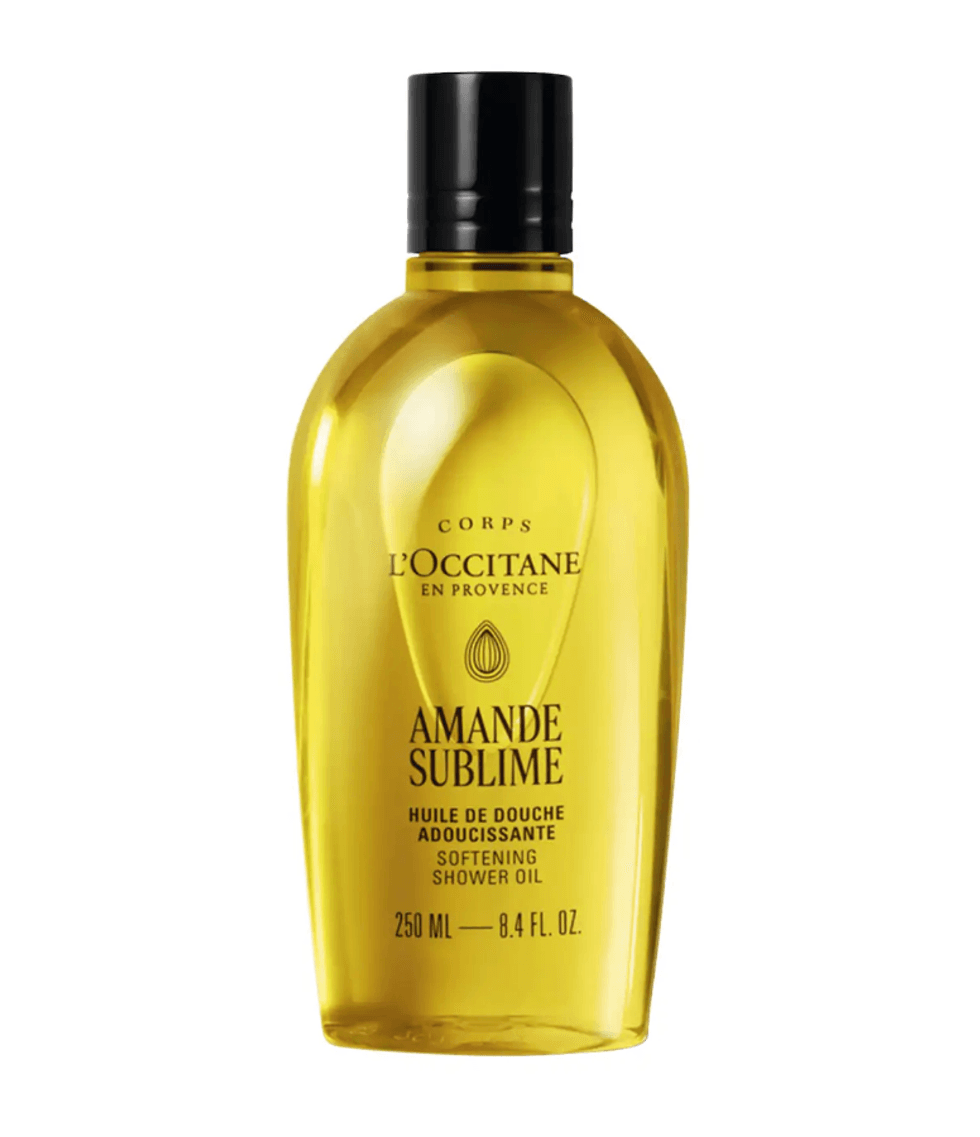 L'huile de douche nettoyante et adoucissante remplissable \u00e0 l\u2019huile d\u2019amande de l'Occitane.