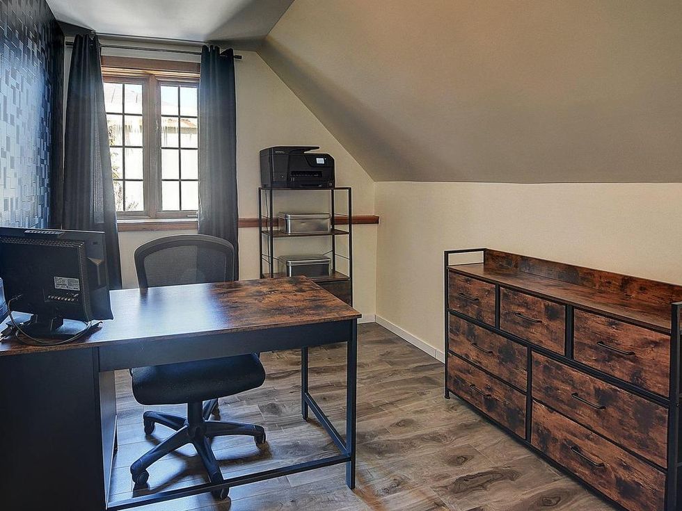 L'une des deux plus petites chambres \u00e0 l'\u00e9tage.